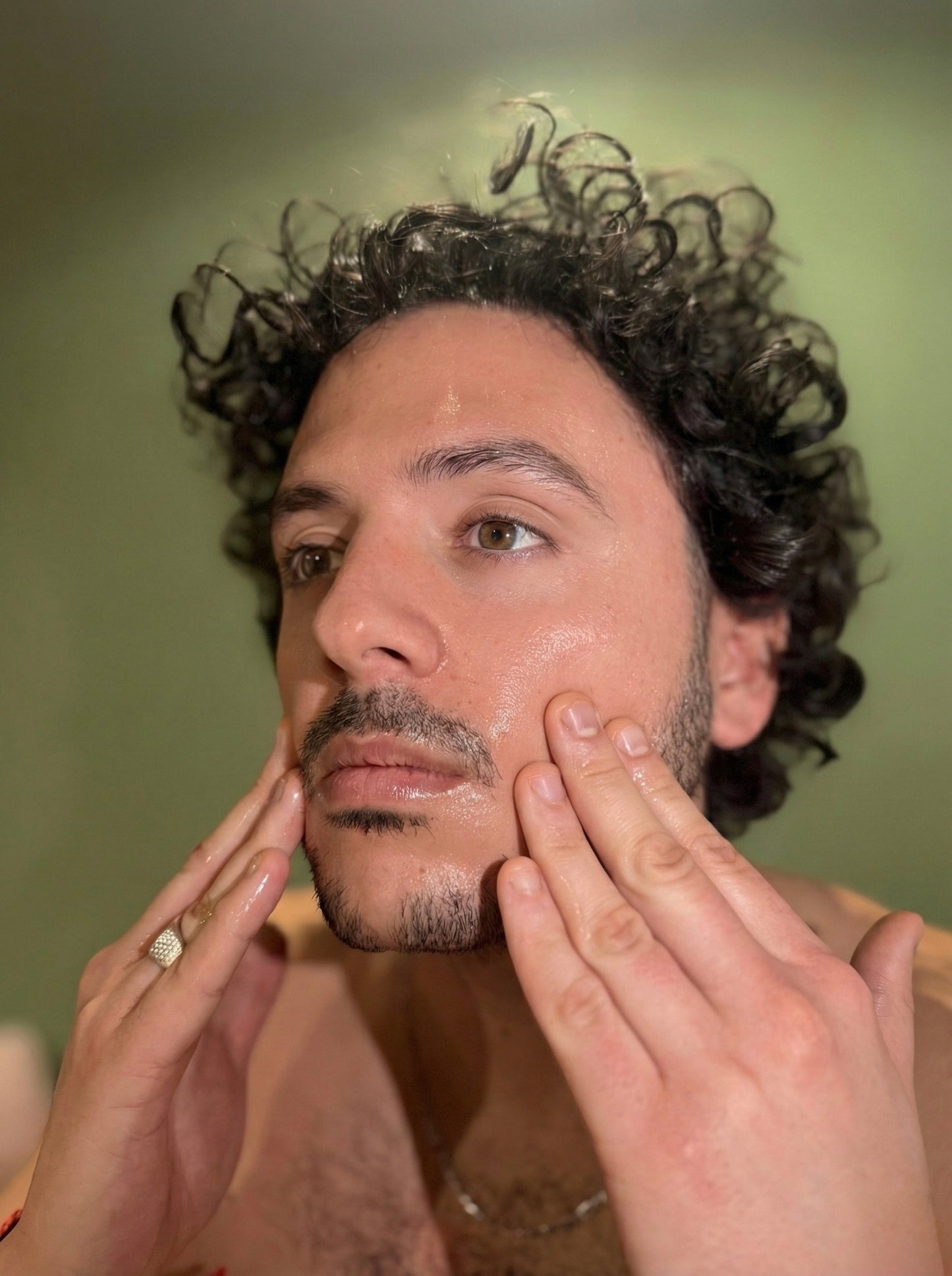 Soin visage homme  nettoyant hydratant nourrissant Monsieur Simple Bouton 